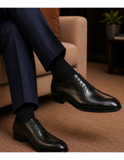 Statement Medallion Cap Toe Oxford – Black